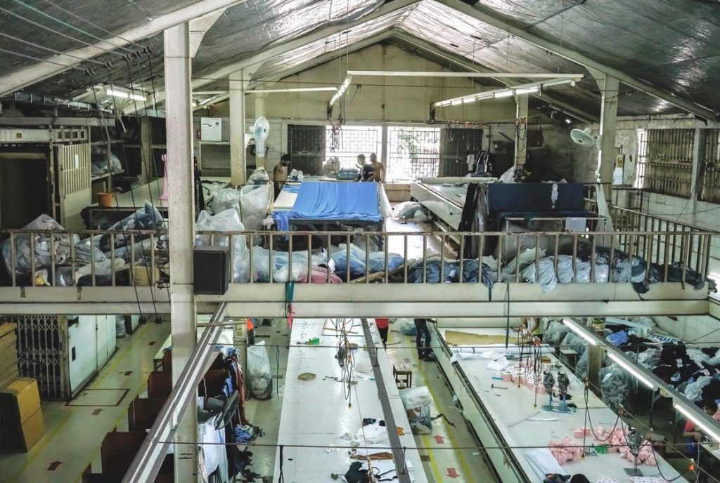 ตลาดออนไลน์สำหรับผ้าส่วนเกิน (Fabric Selection Marketplace)